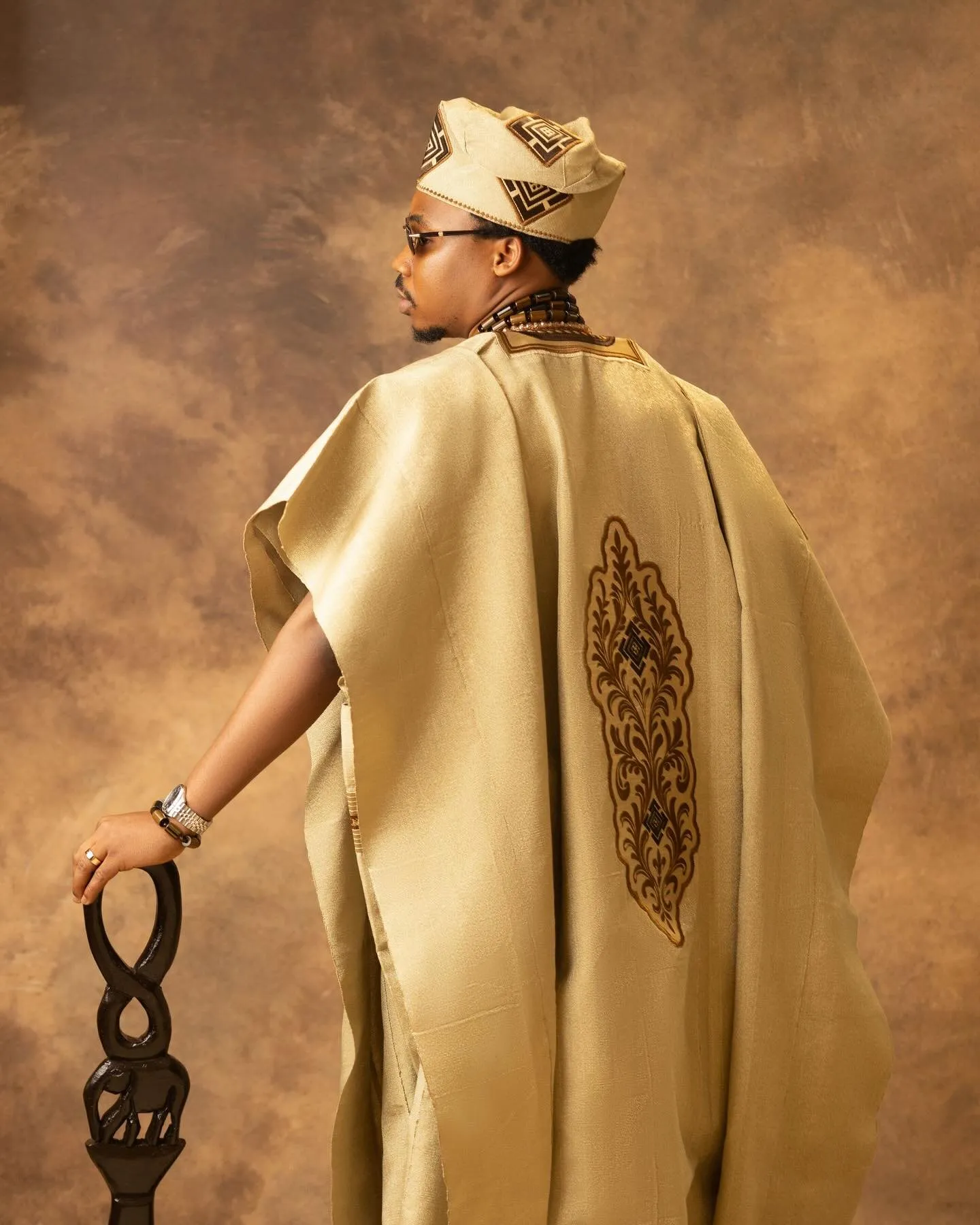 Back view showing the embroidery on the agbada