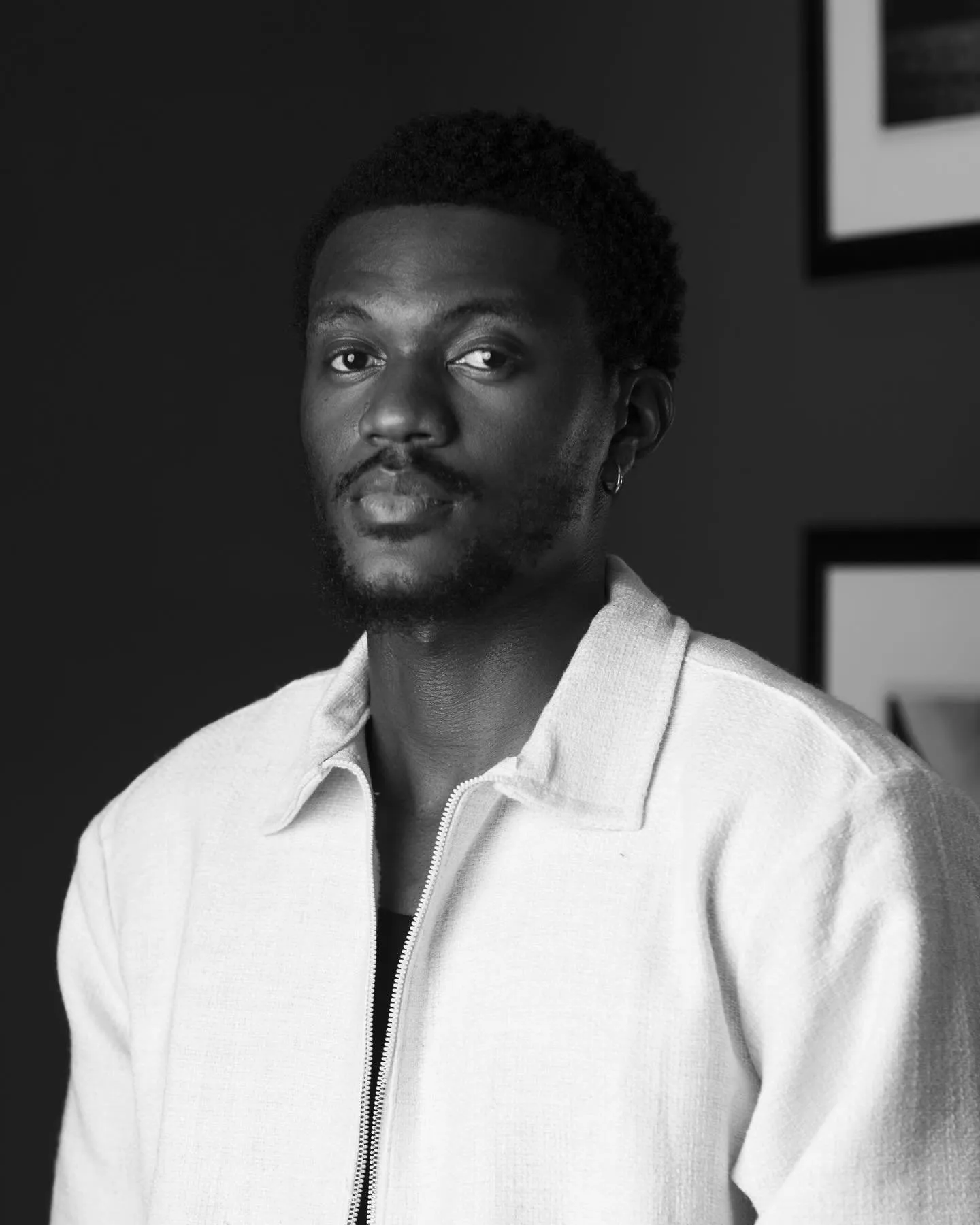 Portrait of Desanmi, photographer
